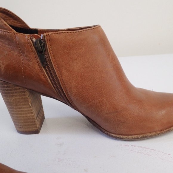 Leather Ankle Booties by Dolce Vita Ladies Size 9 - Picture 3 of 9